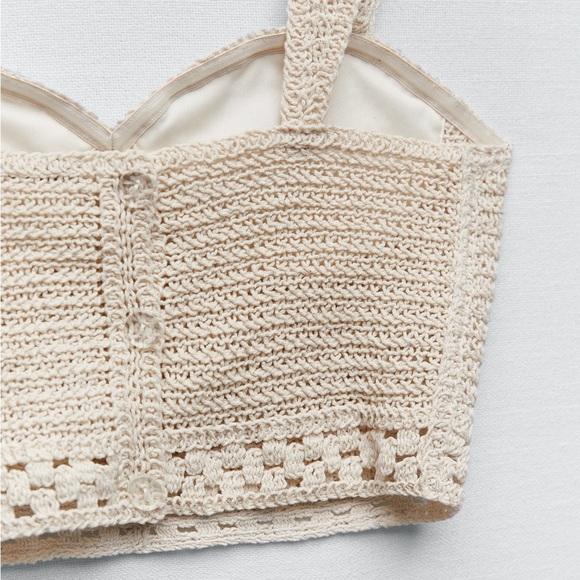 NWT. Zara Ecru Crochet Lace Crop Top. Size M. - Picture 7 of 11